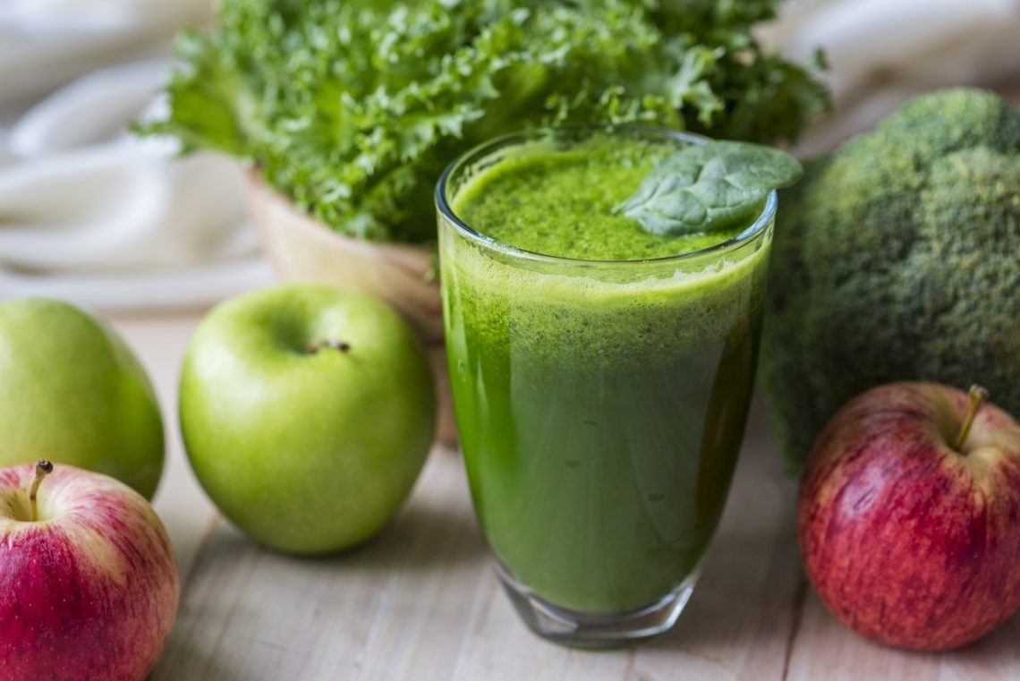 Alimentos que Ajudam na Digestão + Receita de Suco Verde Digestivo